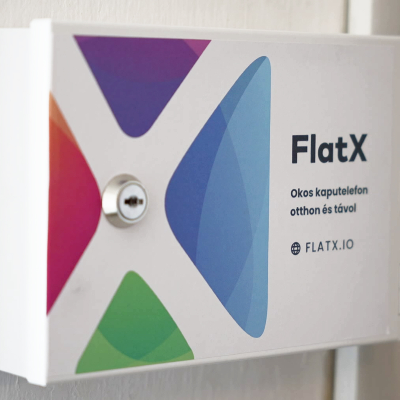 FlatX - Kaputelefon csere és kábelezés nélkül, okosítjuk eszközét